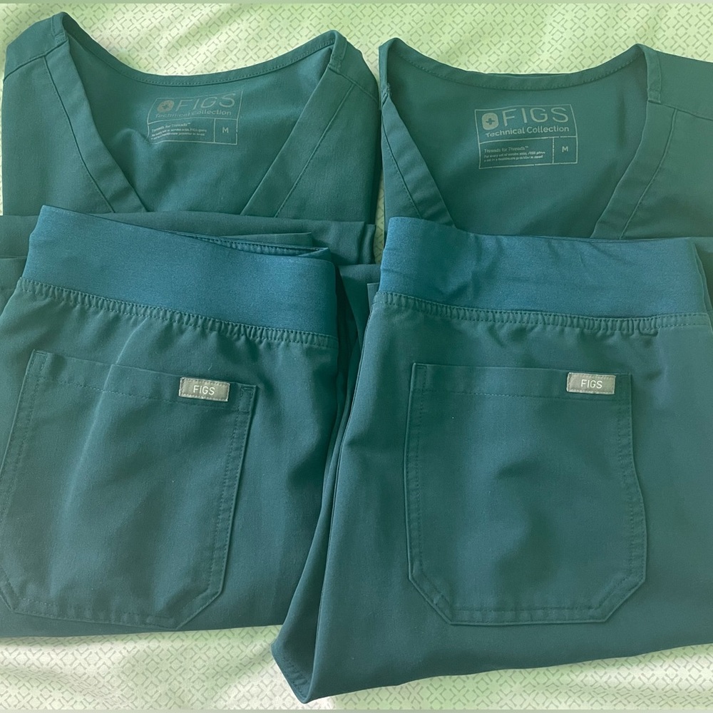 Figs scrubs